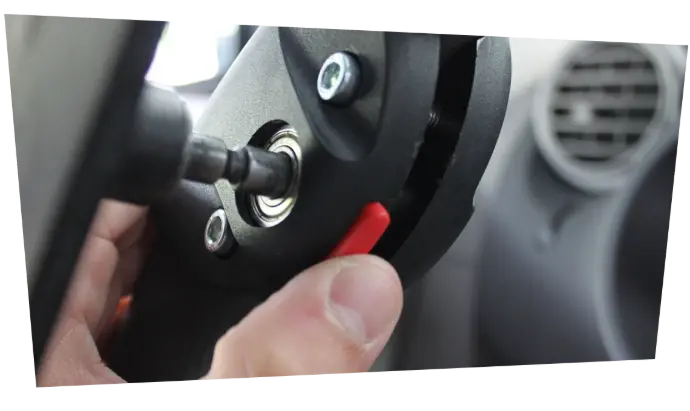 La fourche au volant 3 branches amovible est à destination des personnes souffrant de problèmes de préhension au niveau des mains